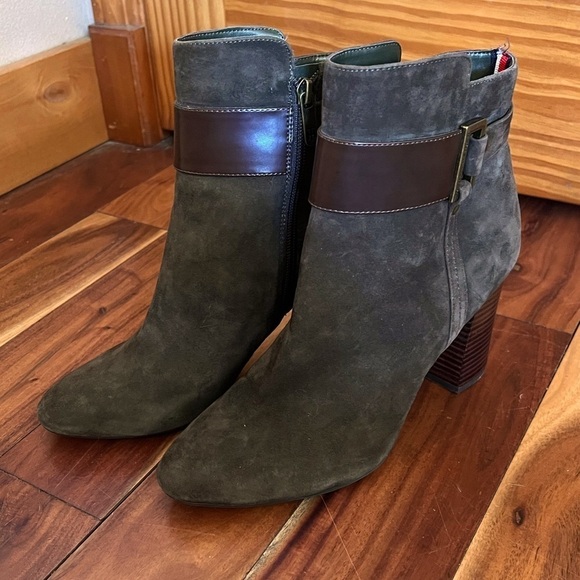 Tommy Hilfiger 10 Durham Olive Green Suede Ankle Boots Fall Winter - Picture 2 of 12